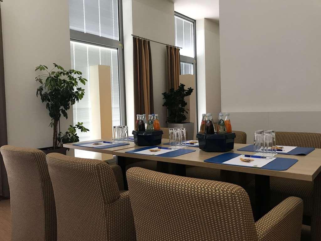 Livenwork Hotel & Coworking Gvz إنغولشتات المرافق الصورة