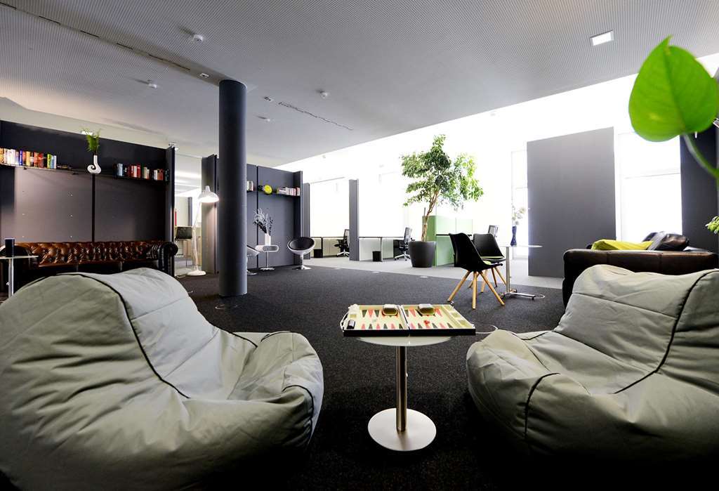 Livenwork Hotel & Coworking Gvz إنغولشتات المطعم الصورة