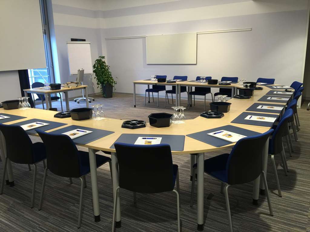 Livenwork Hotel & Coworking Gvz إنغولشتات المرافق الصورة